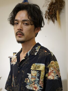 ネイビー(NAVY) センターパート/ツーブロック/眉カット/黒髪