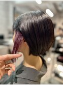 ショートボブ  イヤリングカラー×ピンクレッド