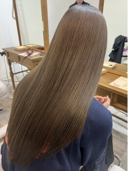 アグゼ(axe)の写真/【NU茶屋町徒歩2分/茶屋町徒歩2分】美髪ストレートで広がり/ゴワつきを落ち着かせ手触りのいいサラつや髪☆