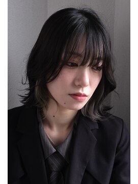 スリー スタンド(THREE STAND) 顔周りくびれレイヤースタイル