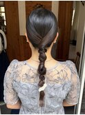 タイトローポニー　結婚式　ヘアアレンジ　お呼ばれ　三つ編み