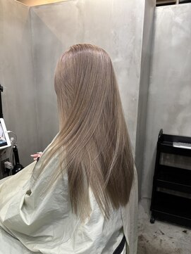 ミルクティーベージュ