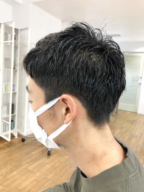 ショート　マッシュ　ショートボブ　HEADS 市川　学割　イルミナ