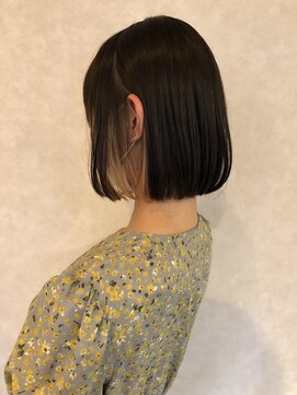 コバコ(Cobaco) ブロンド/インナーカラー/ボブ