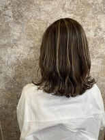 イエローコーン 金沢文庫店(YELLOW CORN)&nbsp;ベージュ系3Dハイライト[大人かわいい/白髪ぼかし/こなれミディ]