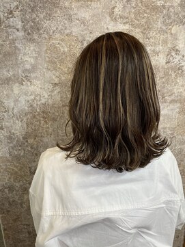 イエローコーン 金沢文庫店(YELLOW CORN) ベージュ系3Dハイライト[大人かわいい/白髪ぼかし/こなれミディ]