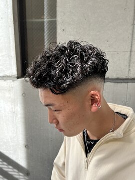 ヘアホリック(HAIRHOLIC) フェード×パーマ