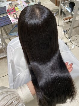 フォルテ 横浜店(FORTE)の写真/自社開発の"プラチナトリートメント"で濃密ケア＆髪質改善♪ハイダメージ毛も上質な潤いヘアに導く