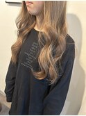 20代30代ミルクティーベージュカラーロングヘア