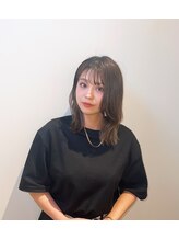 副店長/スタイリスト　「Tomona」