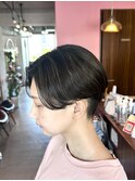 刈り上げベリーショート センターパート 細めハイライト