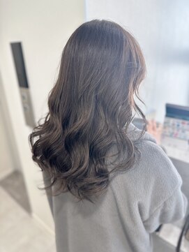 ナビバイケンジ(NaVI by KENJE) ハイライト有りのグレージュカラー♪