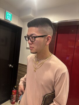 銀座マツナガ 神田店 ブロース角刈りフェードカット短髪歯ブラシヘアー