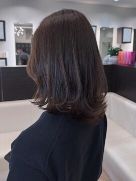 ヴィサージュ ギンザ VISAGE GINZA 大人可愛いミディアムレイヤースタイル