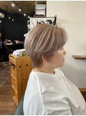 「周りと差がつく」ミニマムショート×ハイトーンベージュ
