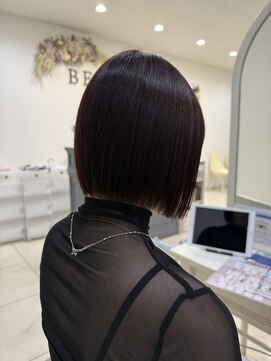 ベルバイグレイス(BELLE by grace) ワンカラーでほんのりボルドー