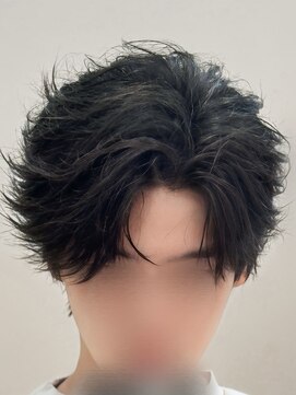 バース バイ ハピネス(BIRTH by happiness) 韓国へアカルマパーマワックスなしセンターパート黒髪ウルフ