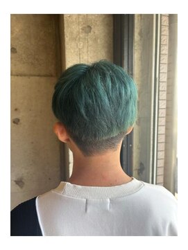 10代20代刈り上げマッシュスタイルグリーンエメラルドカラー