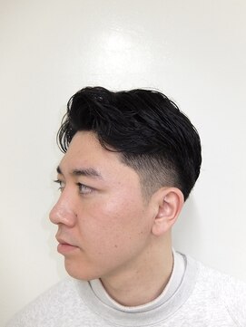 メリケンバーバーショップ トーキョー(MERICAN BARBERSHOP TYO) メンズアップバングセンターパート