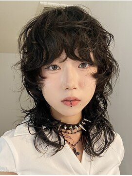 ナループロアツム(Nalu pu loa Tsum) マレットヘア/ウルフパーマ/ハイレイヤーカット
