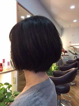 アレス ナチュラルピュアなショートボブ。