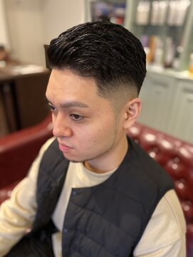バーバーリング メソッド(BARBERING METHOD) ビシッと決めるフェードカットスタイル