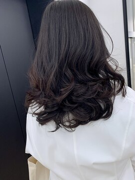 ステアケース 武蔵小杉店(stair:case) 2021年人気髪型 コテ巻きパーマ 黒髪 30代40代