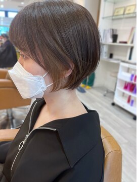 アドラーブル けやき通り店(adorable) 【ショートボブ】【イヤリングカラー】ベージュ　20代30代40代