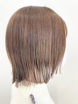 ナンバーフォーナチュラル(NO4 natural) 切りっぱなしエアリーボブ