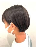 ぷつっとボブ 耳かけショート