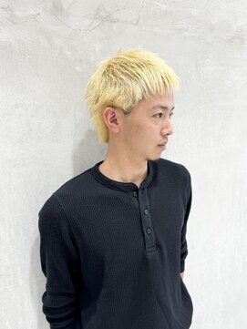 ウシワカマルエムティードット 富士宮店(USHIWAKAMARU MT.) ブロンド×スパイキーショート