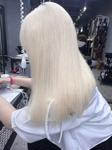 セレーネヘアー オオサカ 心斎橋店(Selene hair OSAKA) ホワイト/ブリーチ/ハイトーン/前髪カット