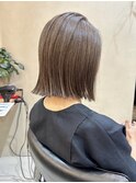 タッセルボブ切りっぱなしボブワンブリーチダブルカラー