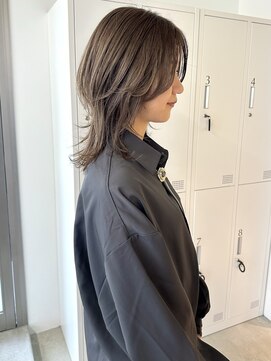 ロジェ(loje) 【loje】小顔ミディアムレイヤーウルフ/くすみベージュ