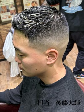 ムア(MUA) フェードカット　ハイライト　フェザーアップ