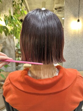 コモン(common) 切りっぱなしボブ×チェリーレッド