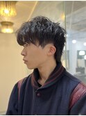 20代30代40代流行ツーブロックスーツ刈り上げ黒髪