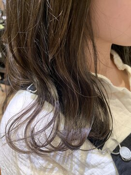 レヴィ(Levie) セミロングヘアー