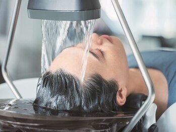 コーエン(cooen)の写真/【北34条駅徒歩1分】＜頭浸浴＞と＜スキャルプクレンジング＞で頭皮をリフレッシュ！お仕事帰りにも◎