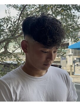 サロン ド ロイ(Salon de Roi) スペインパーマ神戸外国人風パーマフェード刈り上げメンズ三宮