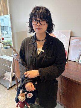 ヘアーアイストゥーレ(HAIR ICI TRE) ボブパーマブリーチなしブラウンミニボブレイヤーパーマオリーブ