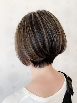 ダリー 発寒南店(Dali) ショートボブ×ハイライト 担当田中俊蔵