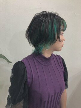 アリウス(ALIUS by posh) 【ALIUS 池袋 小川】ミニウルフ×インナーカラー×エメラルド