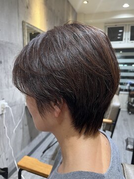 パダ(PADA) ショートレイヤー♪