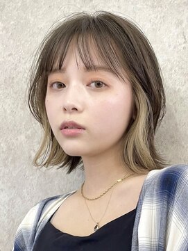 サンク 原宿 表参道(cinq) 前髪インナーカラーベージュカラーミルクティーベージュブリーチ