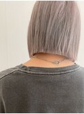 20代30代ミルクティーグレー 切りっぱなしワンレングスボブ