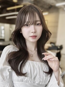 アイヴィ 表参道(IVY) 韓国レイヤーカット　透明感カラー　シースルーバング　水越