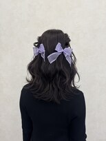 ビュー トウキョウ(VIEW TOKYO) ふんわりアレンジ ライブ前アレンジ お呼ばれヘア ハーフツイン