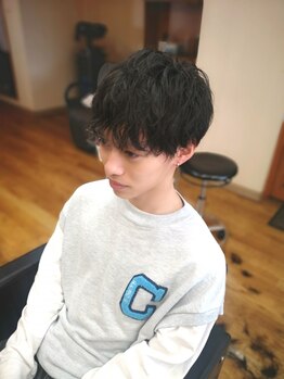 ヘアーデザイン リリー(HAIR DESIGN LiLy)の写真/【朝8時～22時までOK】メンズも多いサロンです◎パーマが一番人気！[カット/フェード/ヘッドスパ]