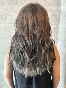 ブレイブ ヘアデザイン(BRaeVE hair design) シルバーベージュ×ターコイズ